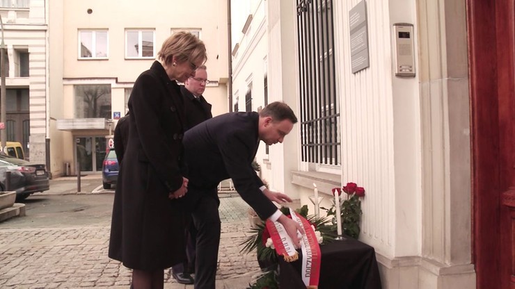 Prezydent Duda złożył kwiaty przed ambasadą Belgii