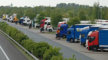 W Niemczech kary za 45-godzinny odpoczynek w kabinie ciężarówek. Polscy przewoźnicy mają problem