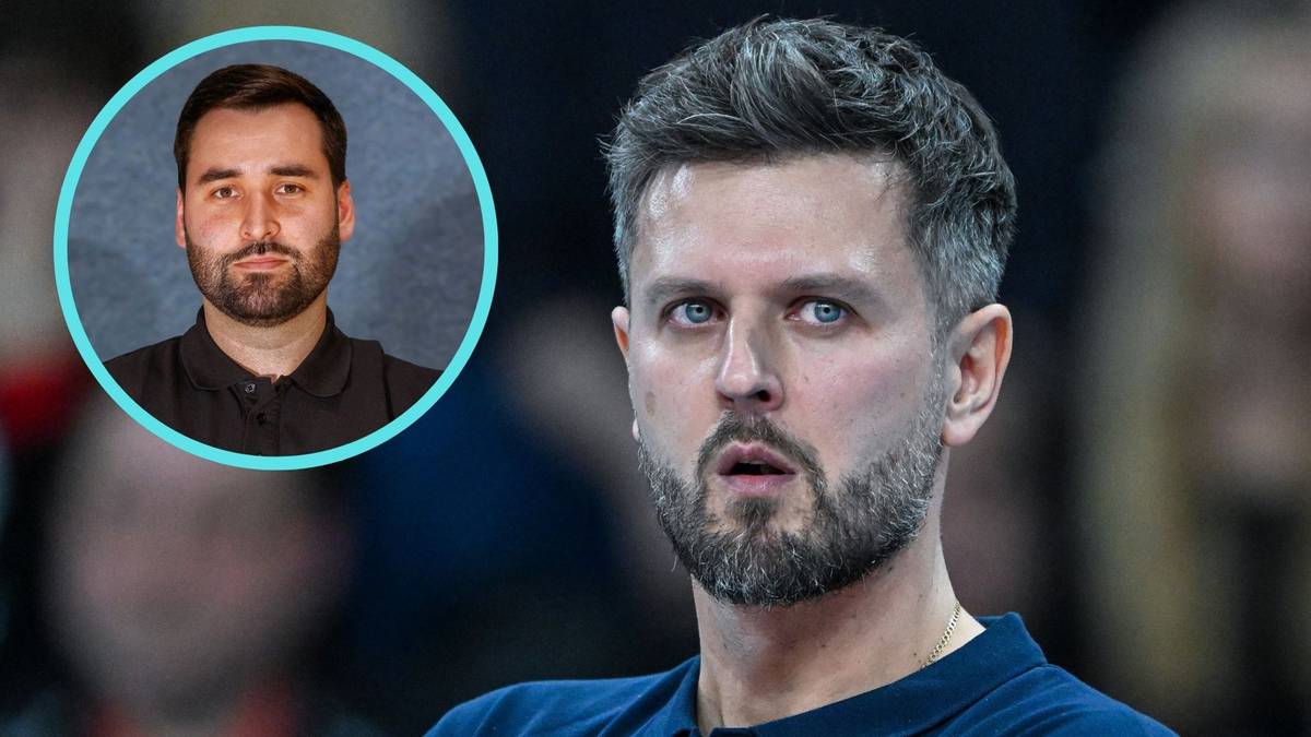 Portret mężczyzny z wąsem i krótką brodą, w niebieskiej koszulce, z zamyślonym wyrazem twarzy. W lewym górnym rogu w okręgu wizerunek drugiego mężczyzny.