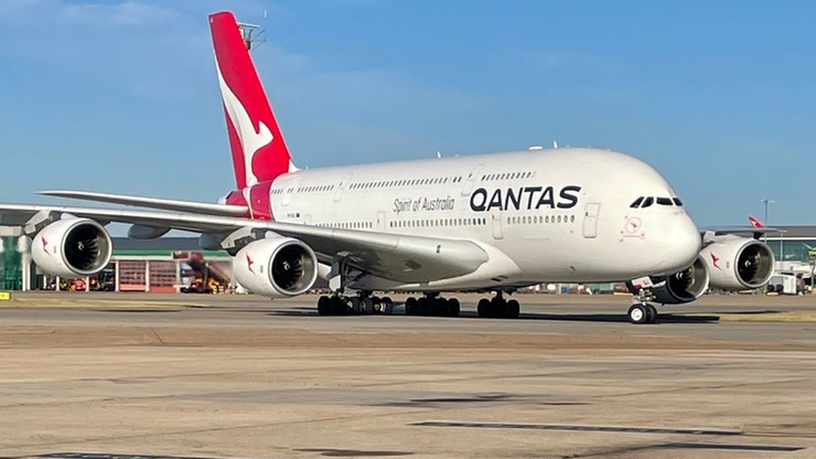 Australia. Linie lotnicze Qantas ograniczają loty, by "naprawić bałagan" na lotniskach