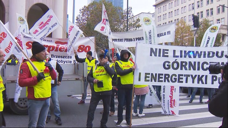 Warszawa. Górnicy protestowali przeciw polityce klimatycznej UE. "Dzisiaj Turów, jutro kto?"