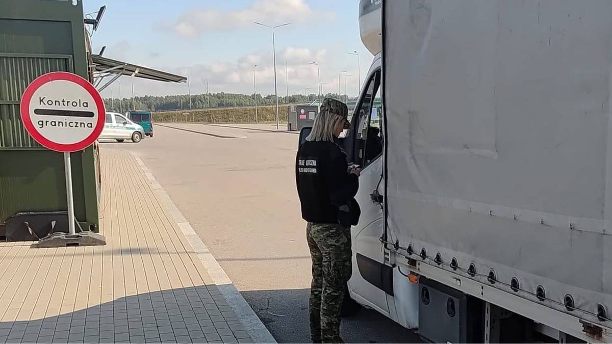 Ukraińcy podrabiają dokumenty by uciec z kraju. Polskie służby alarmują