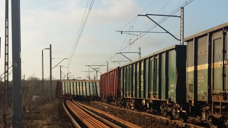 Kiekrz: wykoleiły się wagony towarowe. Trasa Poznań - Szczecin zablokowana