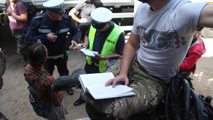 Policja weszła do obozu aktywistów w Puszczy Białowieskiej. Szukała narkotyków