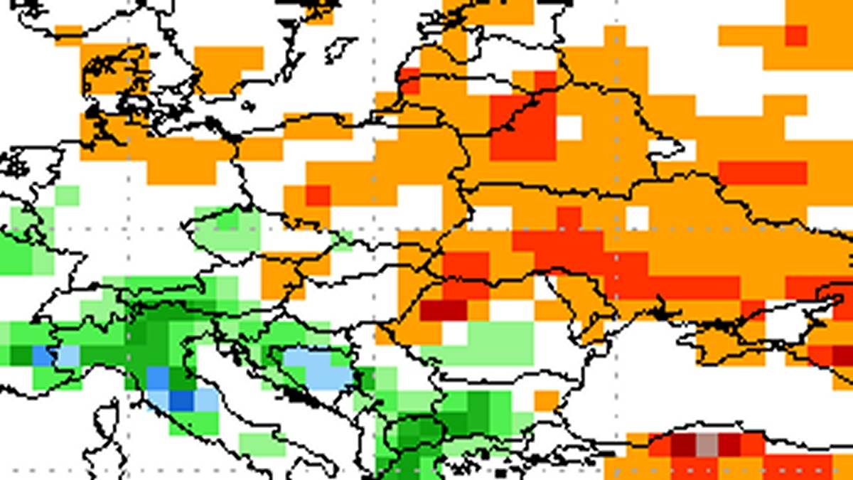 Anomalie sumy opadów w lipcu. Fot. NOAA.
