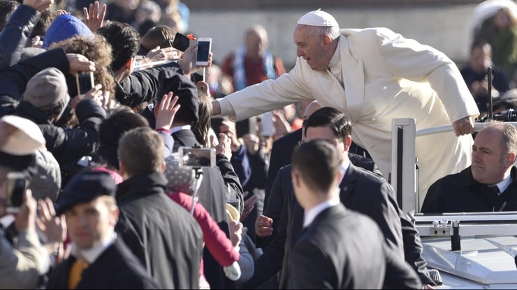 Papież: Kościół to nie drużyna piłkarska, która zabiega o kibiców