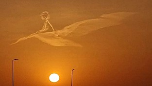 11.07.2022 05:56 Fantastyczna chmura nad pustynią. Przypominała bohatera popularnej baśni dla dzieci. Jak powstała?
