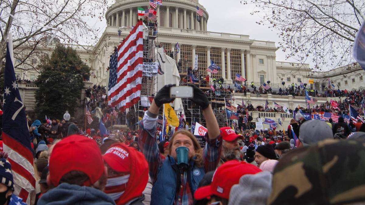 Donald Trump go ułaskawił. Zginął podczas kłótni z policjantem