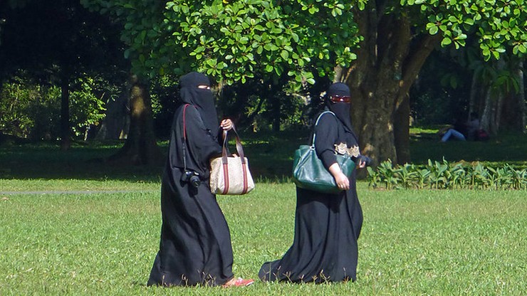 Niemcy: urzędniczki z zakazem nikabu i burki w pracy