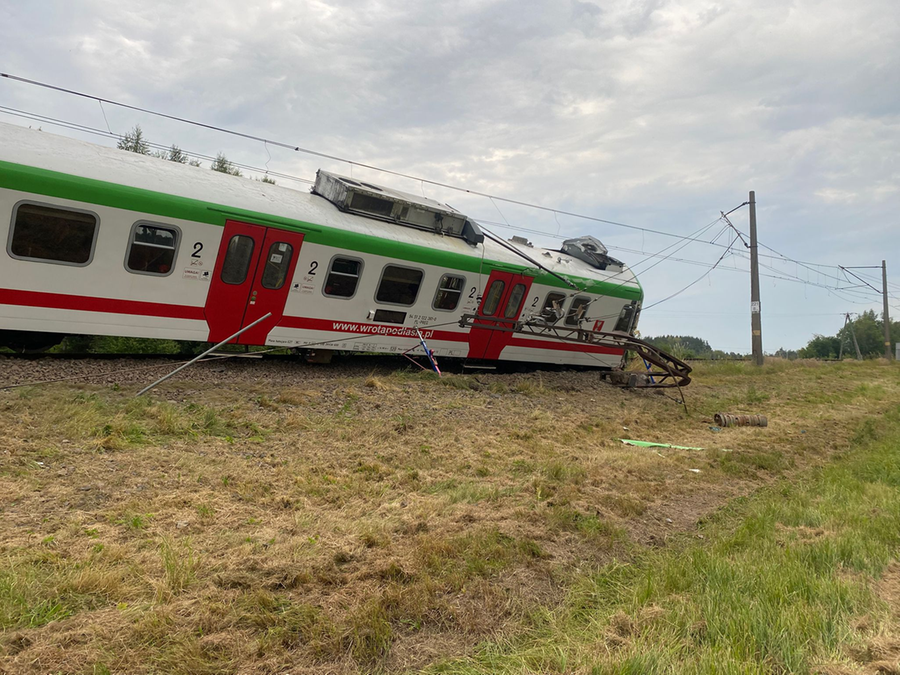 Zderzenie pociągu i ciężarówki w Podlaskiem