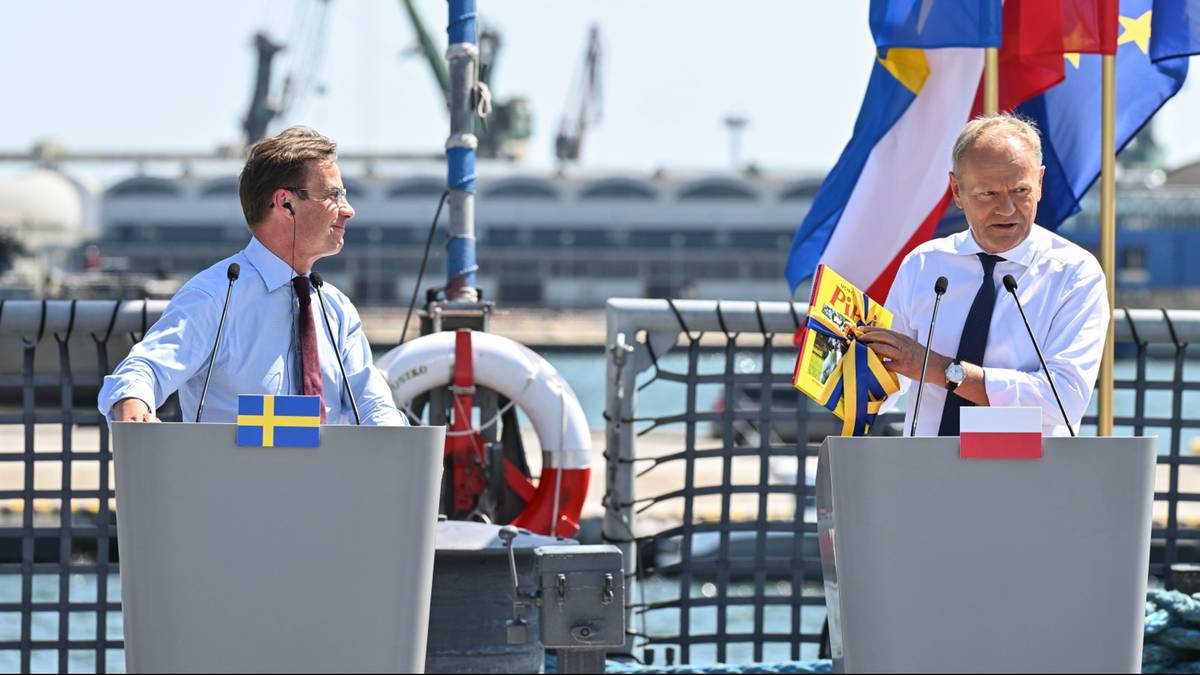 Tusk pochwalił się prezentem od premiera Szwecji. "Dla moich wnuków i wnuczek"