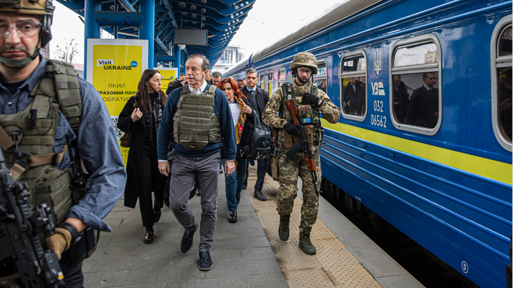 Wojna w Ukrainie. Marszałek Senatu prof. Tomasz Grodzki w drodze do Kijowa
