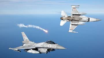 Grom dźwiękowy nad Polską. Wojsko ostrzega przed hukiem, realizowane są szkolenia