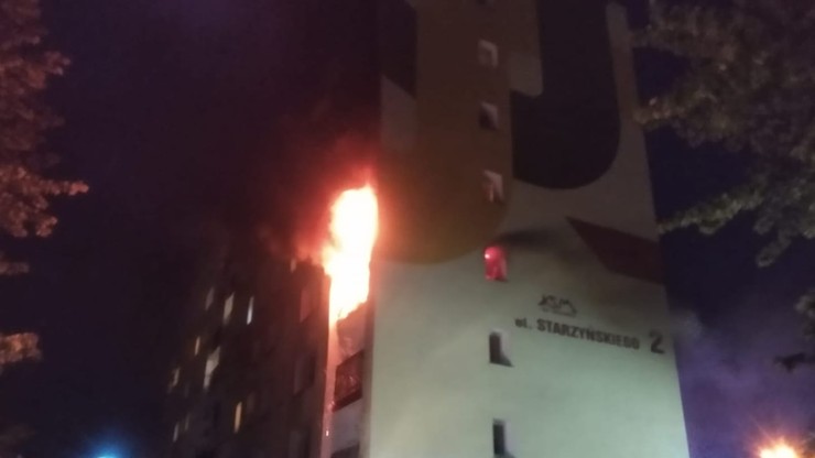 Pożar w wieżowcu w Koszalinie. Jedna osoba nie żyje, 200 ewakuowanych