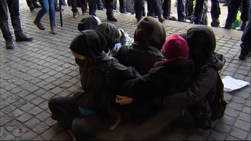 Protest przed sądem w Warszawie. Policja zatrzymała co najmniej trzy osoby
