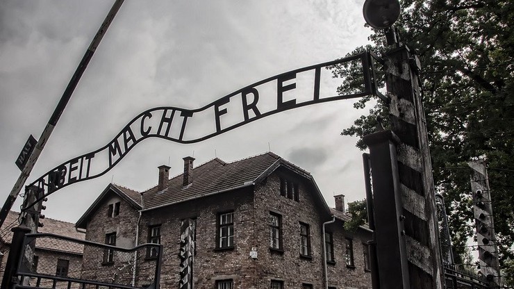 Wnuk komendanta obozu Auschwitz oszukiwał ofiary Holokaustu