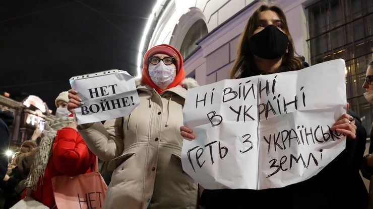 Wojna na Ukrainie. Ponad 400 tys. Rosjan podpisało w internecie petycję antywojenną