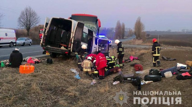 Wojna w Ukrainie. Zderzenie busa z uchodźcami z autokarem. Nie żyje siedem osób