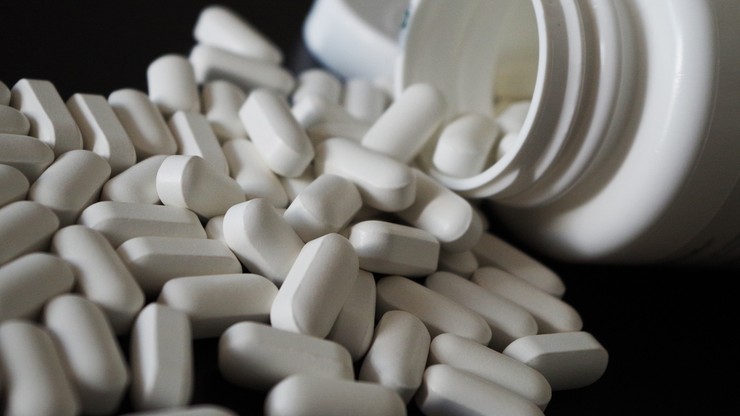 Codzienne zażywanie aspiryny szkodliwe dla zdrowia? Nowe ustalenia naukowców
