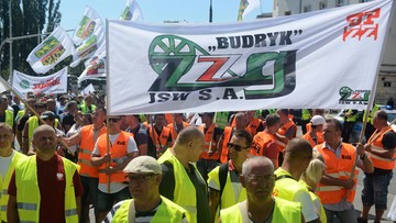 Protest górników przed siedzibą PiS. Złożyli petycję m.in. ws. dymisji ministra energii