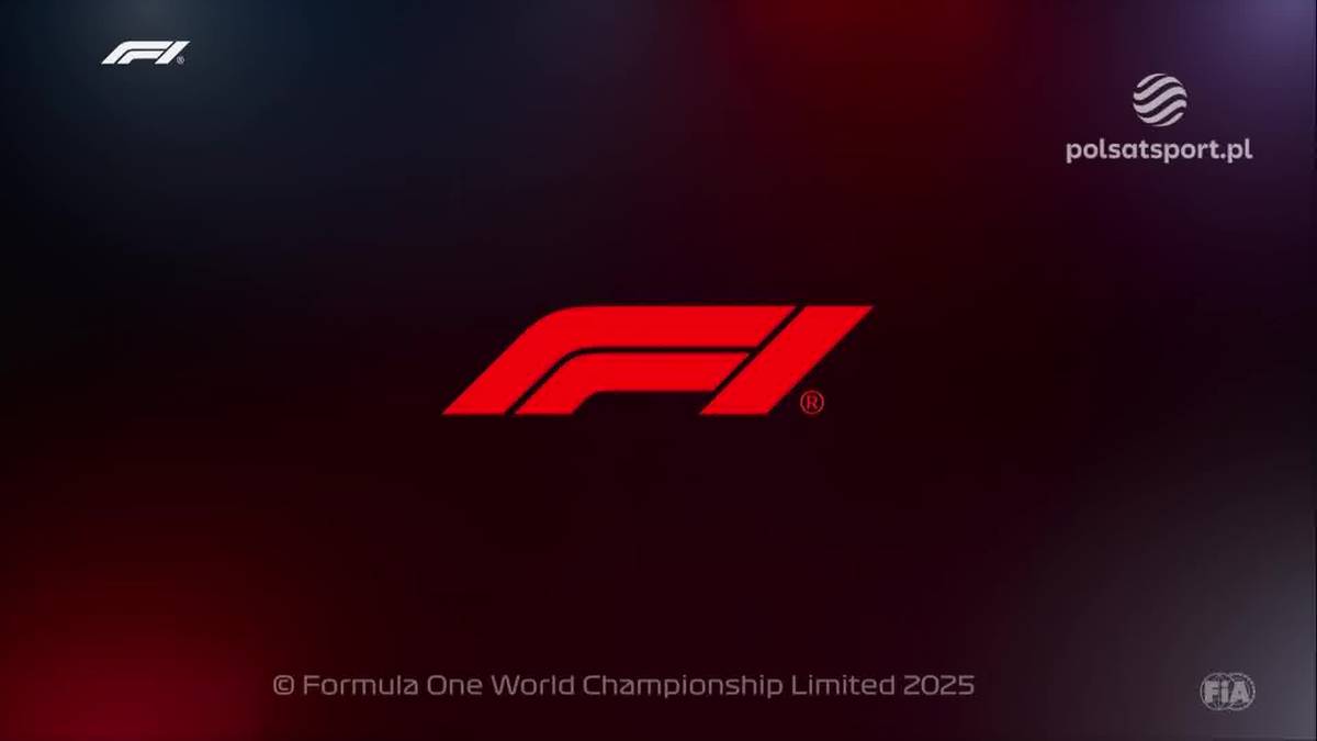 Czerwone logo Formuły 1 na ciemnym tle, z logotypami Polsat Sport i FIA.