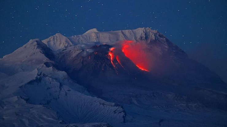 Rosja: Erupcja wulkanu na Kamczatce. Kolejny może wybuchnąć w każdej chwili