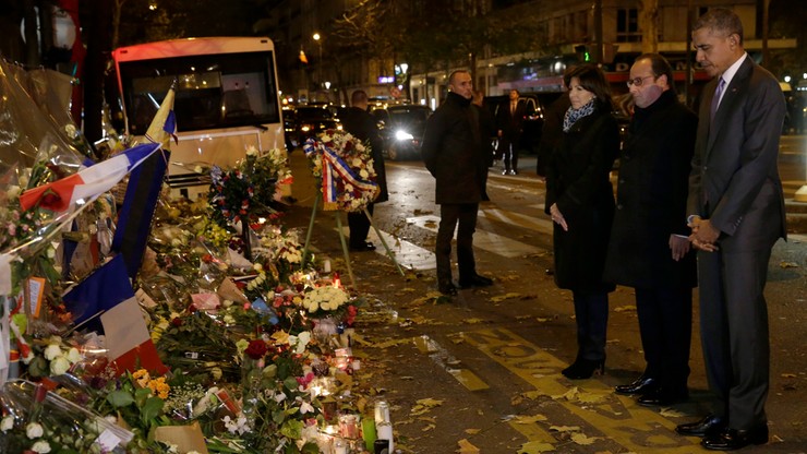Prezydent USA złożył hołd pamięci ofiar zamachów w Paryżu