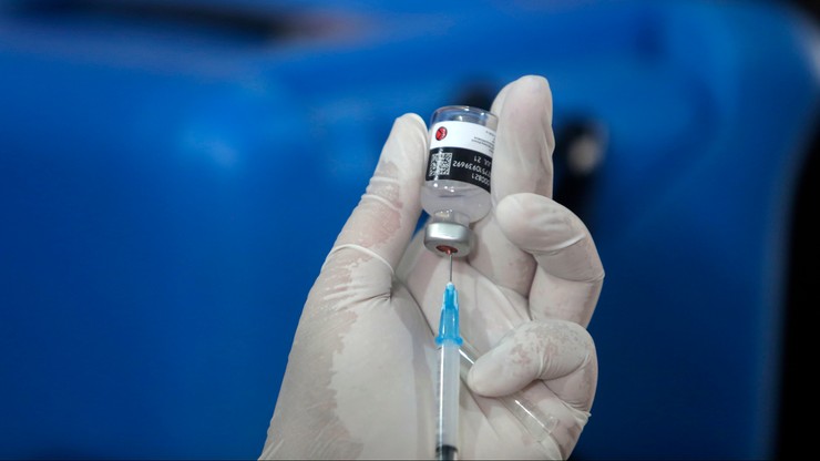 Eksperci: szczepionki mogą nie wystarczyć do zahamowania pandemii