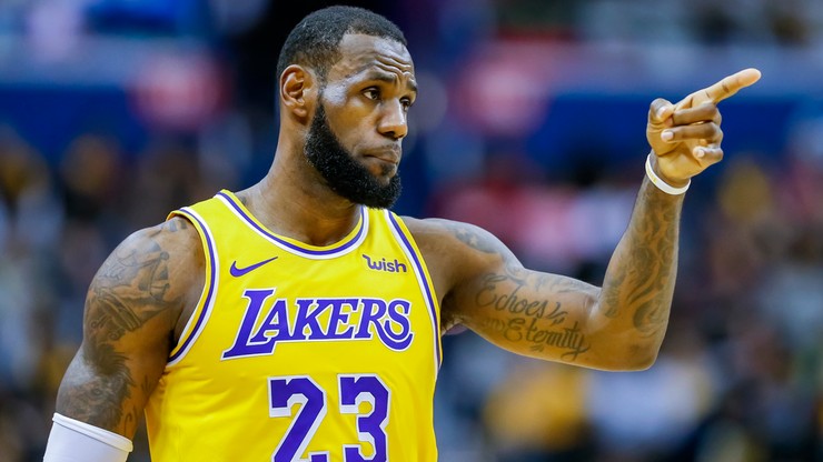 NBA: Triple-double Jamesa i wygrana Lakers