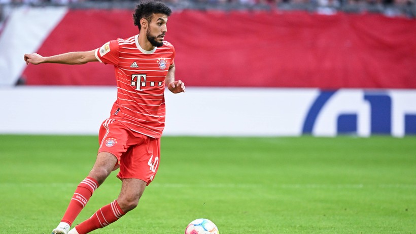 Bundesliga: Noussair Mazraoui zmaga się z zapaleniem osierdzia. Dłuższa przerwa od gry Marokańczyka