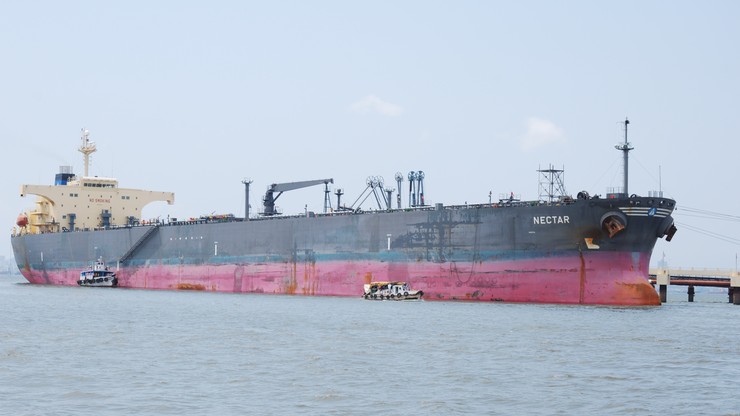 W Zatoce Gwinejskiej zaginął tankowiec z 22-osobową załogą