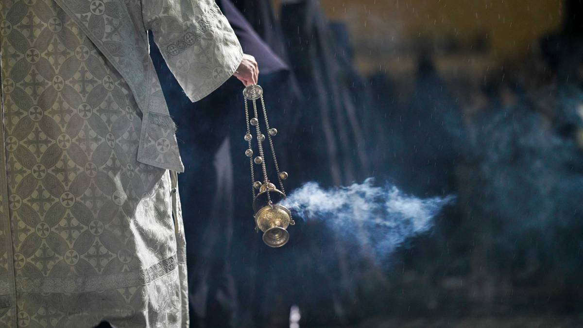 Fikcyjny duchowny zorganizował na Białorusi własną parafię. Prowadził msze i zbierał datki