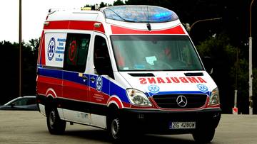 Tragiczny finał wigilijnego wieczoru. Nie żyje 44-latka, ratownicy w szpitalu