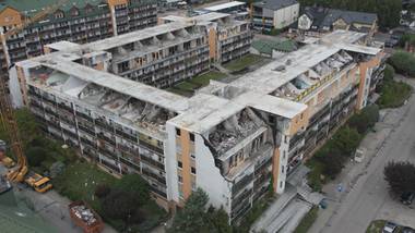 Płacą za mieszkania, do których nie wejdą. Dramat pogorzelców z Ząbek