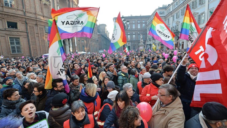 Włochy: manifestacje zwolenników ustawy o związkach partnerskich. Premier obiecuje jej przyjęcie