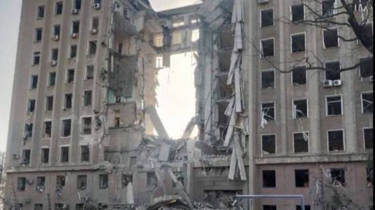 Wojna w Ukrainie. Rosjanie ostrzelali budynek w Mikołajowie