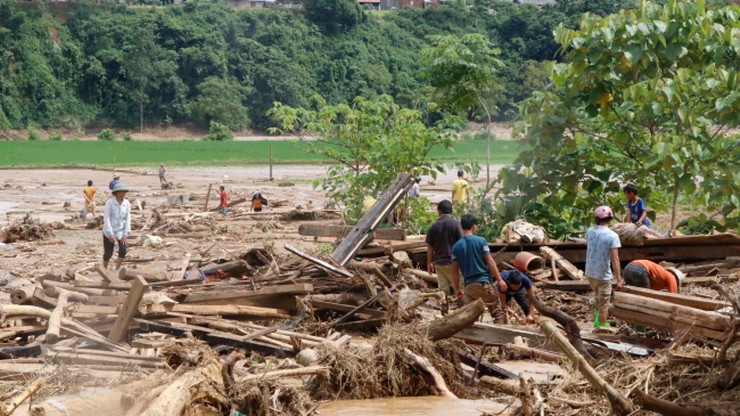 20 zabitych, 16 zaginionych po przejściu tajfunu w Wietnamie