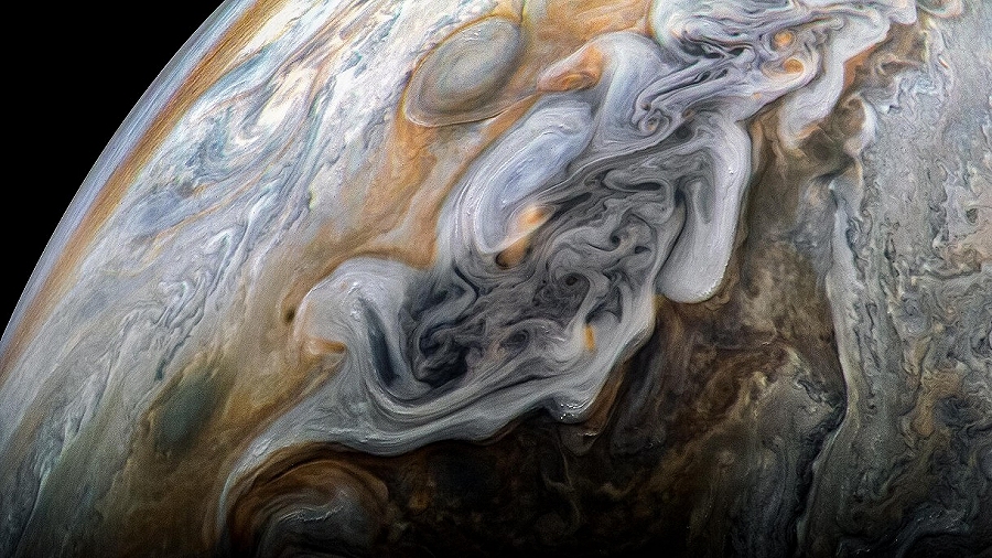 26.10.2018 07:00 Fascynujący Jowisz na najnowszych zdjęciach wykonanych przez sondę Juno