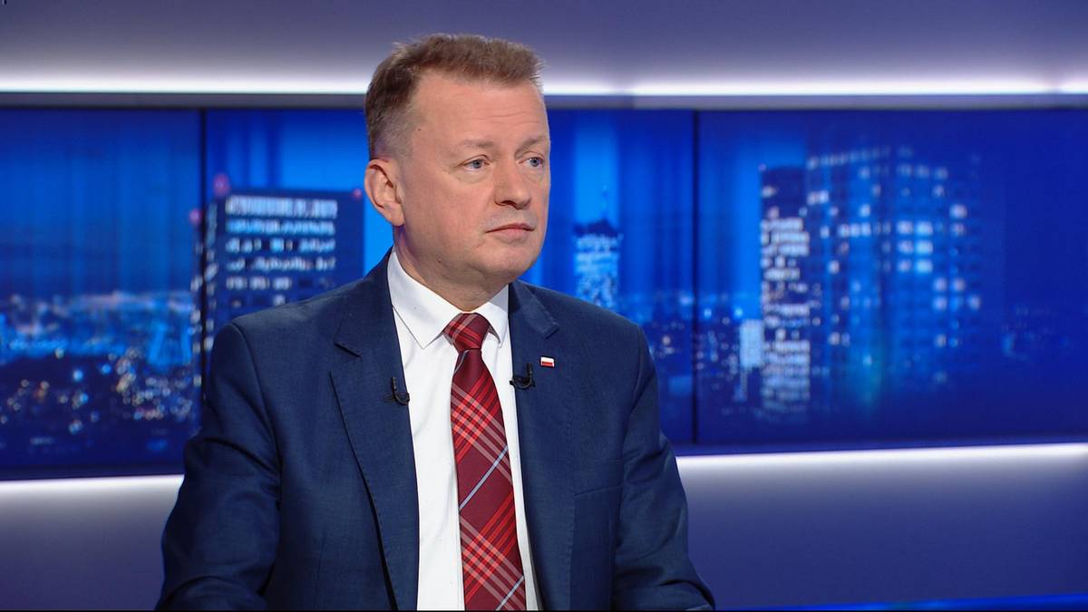 Mariusz Błaszczak w studiu telewizyjnym