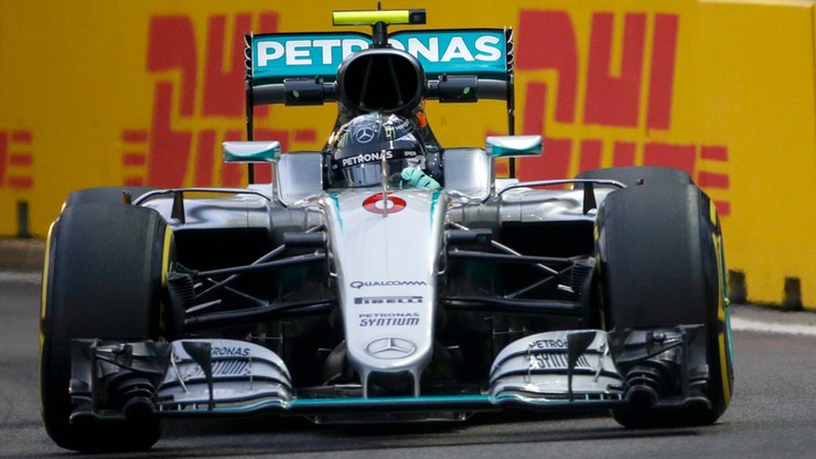 Formuła 1: Verstappen i Rosberg najszybsi na piątkowych treningach