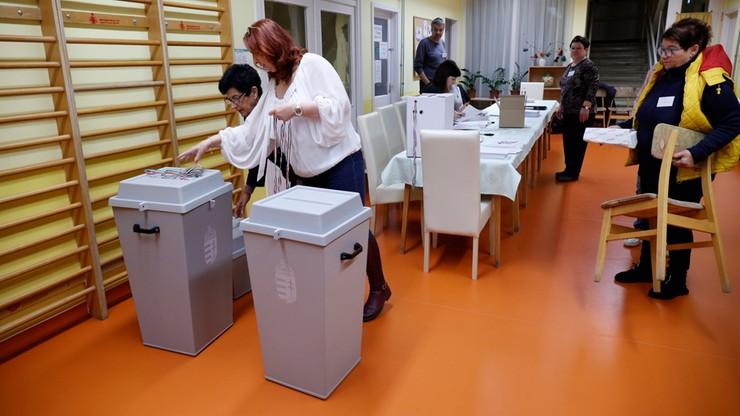 Węgry. Trwają wybory parlamentarne. Do godz. 13 głosowało 40 proc. uprawnionych