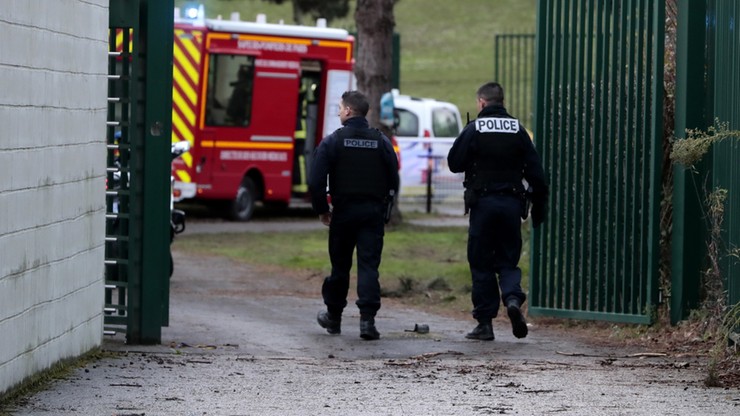 Francuska policja apeluje na Twitterze, by nie zbliżać się w okolicę parku 