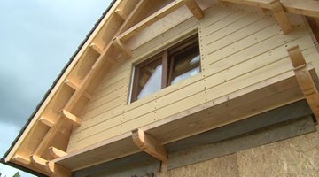 W ramach programu "Mieszkanie plus" będą budowane domy z drewna. "Dla osób o przeciętnych dochodach"