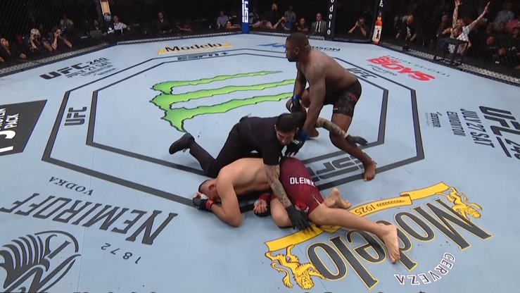 UFC: Trzeci najszybszy nokaut kategorii ciężkiej! Harris zmiażdżył weterana (WIDEO)