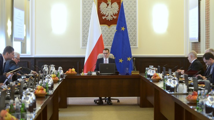 CBOS: Polacy optymistycznie o nowym rządzie Morawieckiego