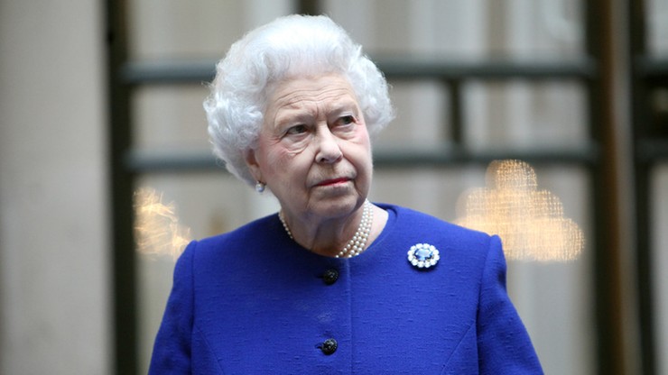 Elżbieta II zbiera na brexit. Oszustwo "na królową"