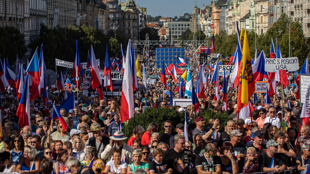 Praga. Antyrządowa demonstracja w stolicy Czech. Ulicami przeszło 10 tysięcy osób